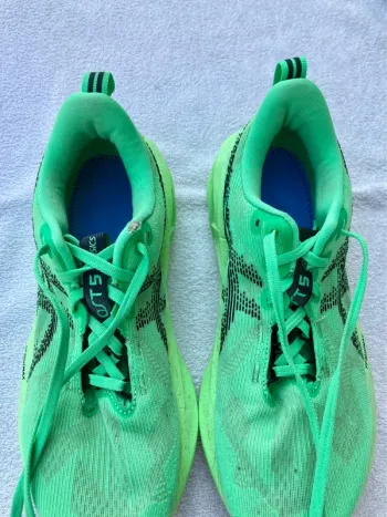 Asics Novablast 5 bike d'occasion — image 4 sur 6