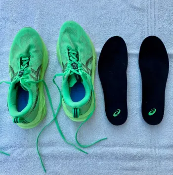 Asics Novablast 5 bike d'occasion — image 1 sur 6