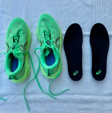 Used Asics Novablast 5 Running Shoes