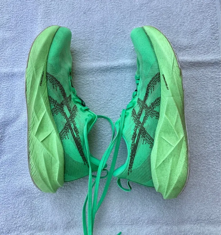 Asics Novablast 5 bike d'occasion — image 3 sur 6
