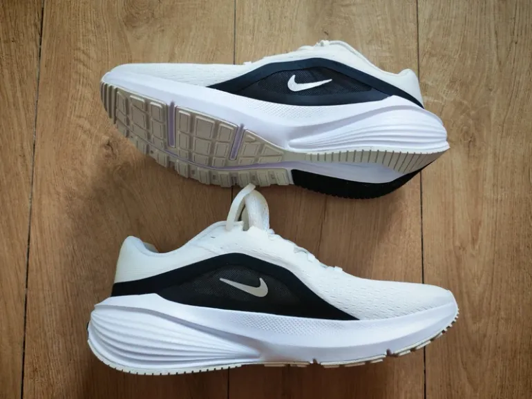 Used White Nike Downshifter 14 bike — image 2 of 6
