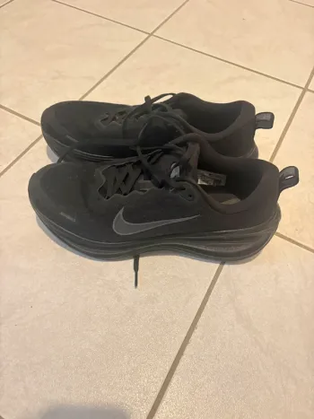 Käytetty Nike Vomero Plus bike — kuva 1 / 3