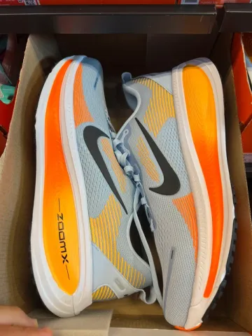 Käytetty Nike Vomero Running Shoes