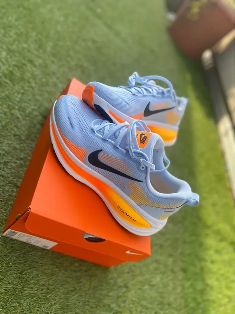 Tweedehands Nike Vomero 18 bike — afbeelding 2 van 9