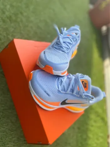Tweedehands Nike Vomero 18 bike — afbeelding 3 van 9