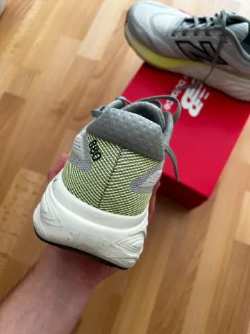 New Balance Fresh Foam X 880v15 bike d'occasion — image 2 sur 4