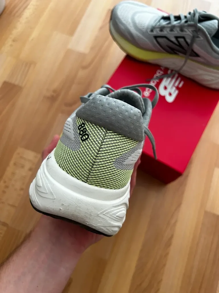 New Balance Fresh Foam X 880v15 bike d'occasion — image 2 sur 4