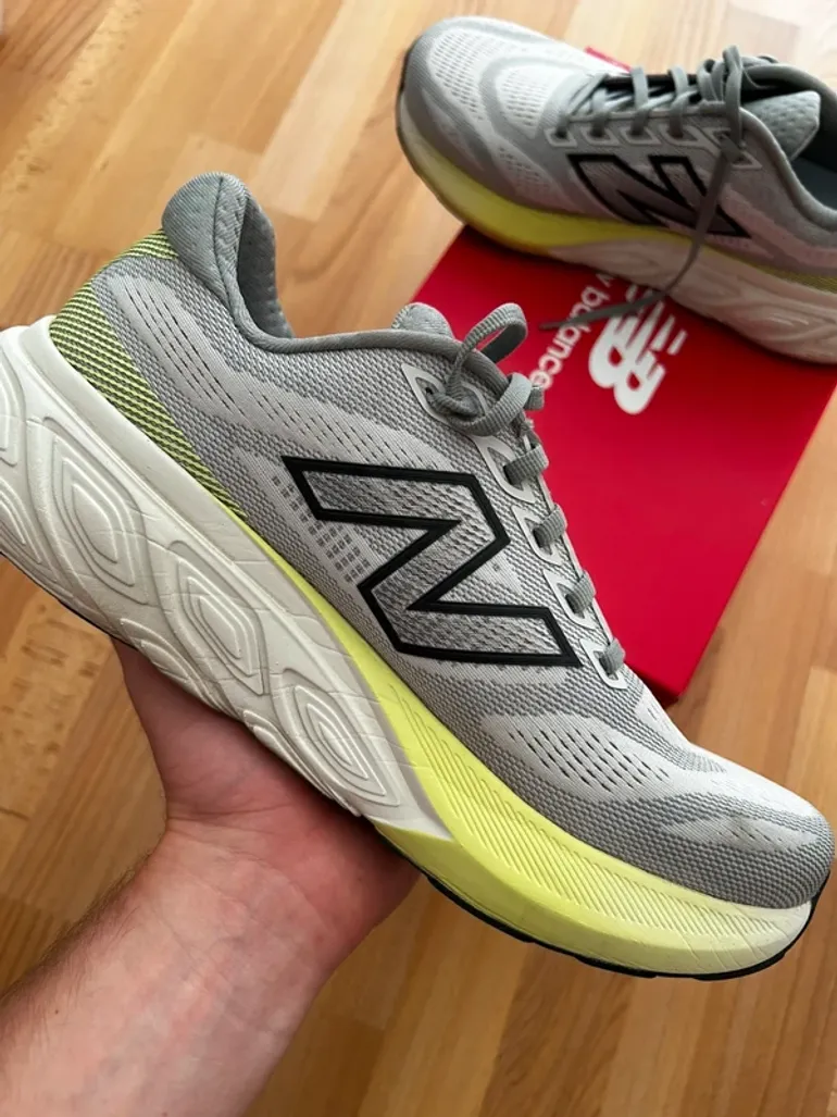 New Balance Fresh Foam X 880v15 bike d'occasion — image 3 sur 4