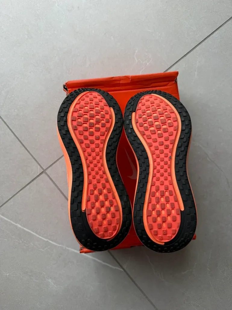 Tweedehands Nike Zoom X Vomero Plus bike — afbeelding 8 van 10