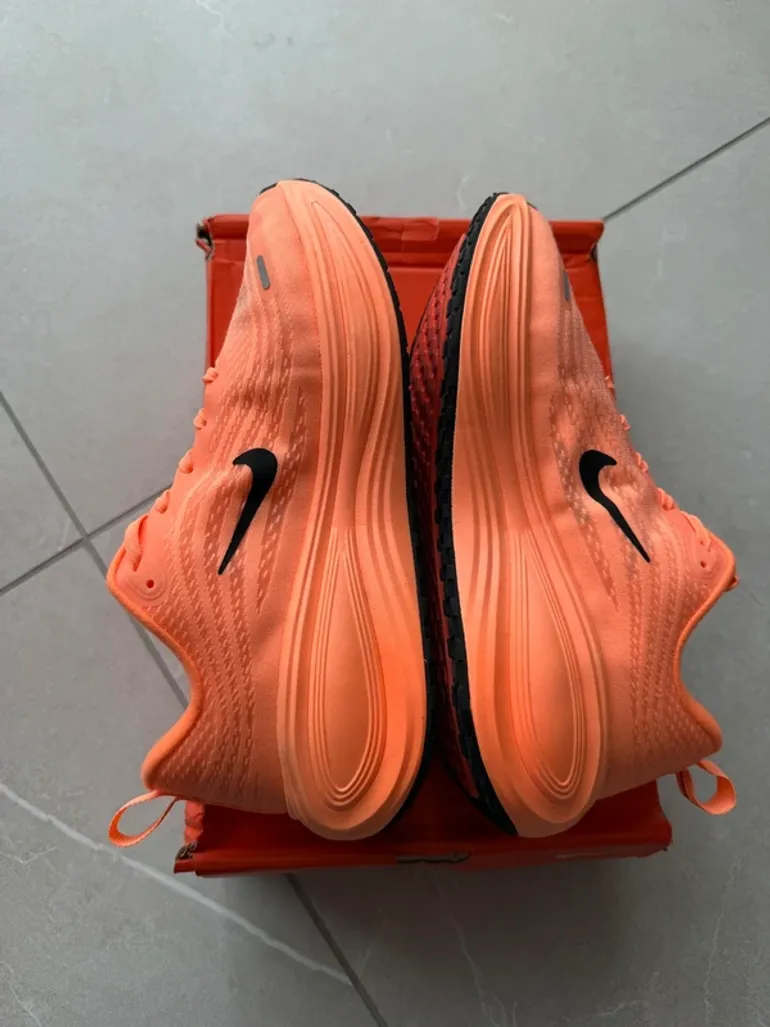 Tweedehands Nike Zoom X Vomero Plus bike — afbeelding 5 van 10