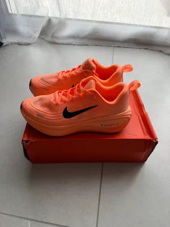 Tweedehands Nike Zoom X Vomero Plus bike — afbeelding 2 van 10