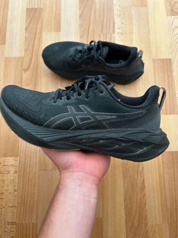 Used Asics Novablast 4 Running Shoes