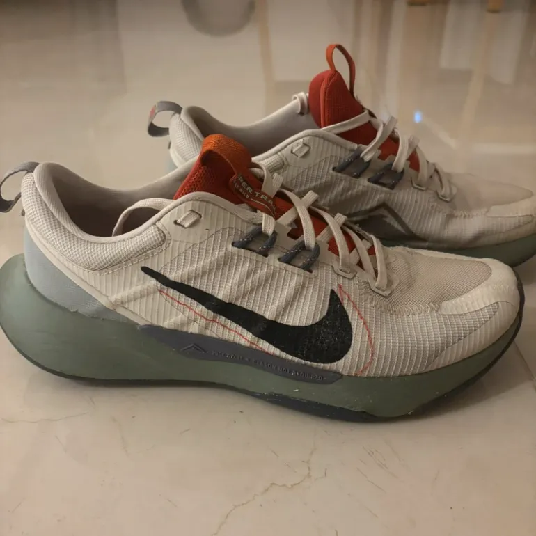 Nike Running Shoes bike d'occasion — image 2 sur 7