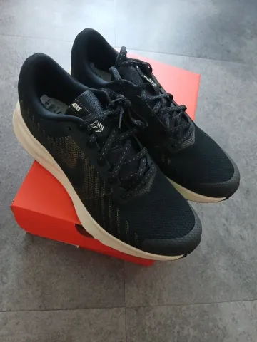 Nike Herren Schuhe bike d'occasion — image 1 sur 4