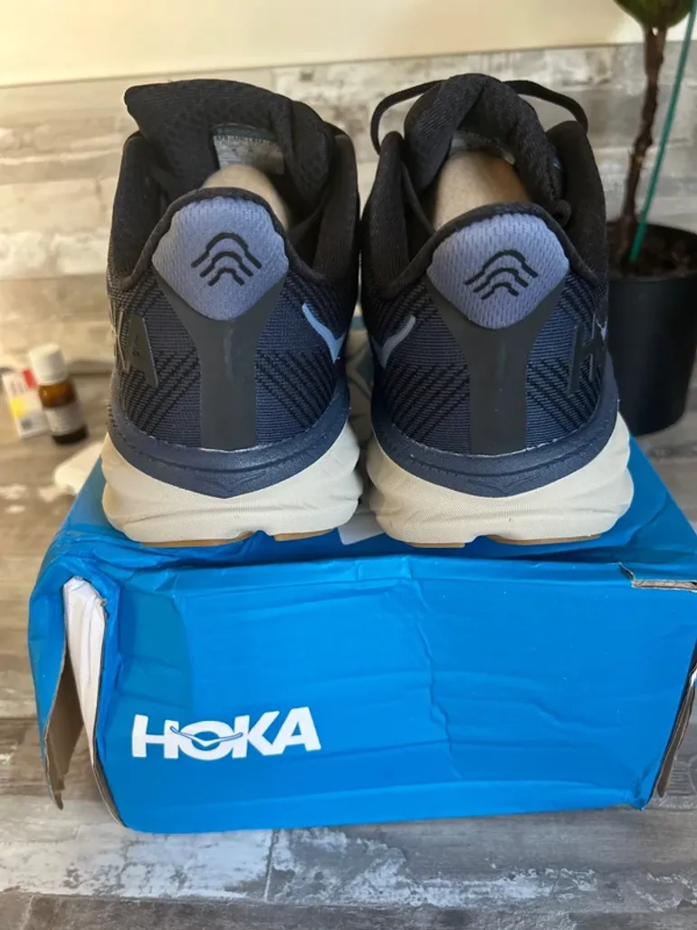 Used Hoka Clifton 9 bike — image 8 of 11