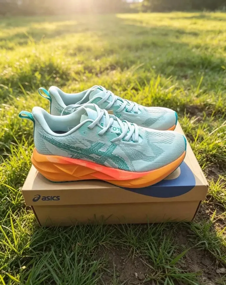 Used Asics Sneakers bike — image 4 of 5