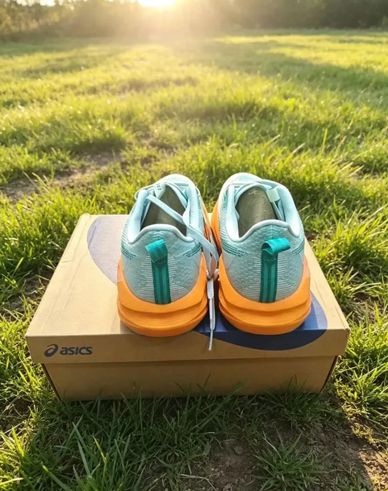 Used Asics Sneakers bike — image 3 of 5