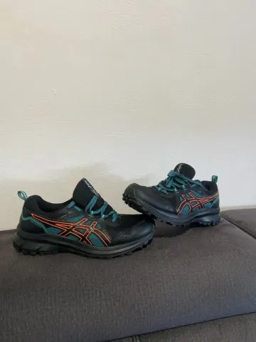 Used Asics Running Shoes Running Shoes