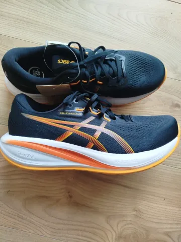 Used Asics Gel Cumulus 28 Running Shoes