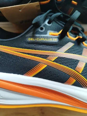 Tweedehands Asics Gel Cumulus 28 bike — afbeelding 2 van 7
