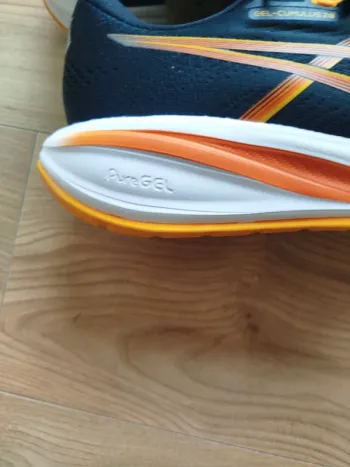 Used Asics Gel Cumulus 28 bike — image 3 of 7