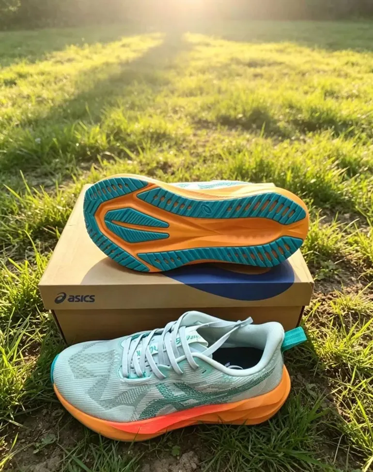 Used Asics Sneakers bike — image 2 of 2