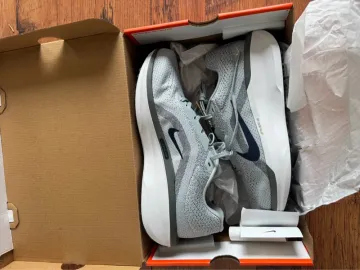Used Nike Air Winflo 11 Running Shoes