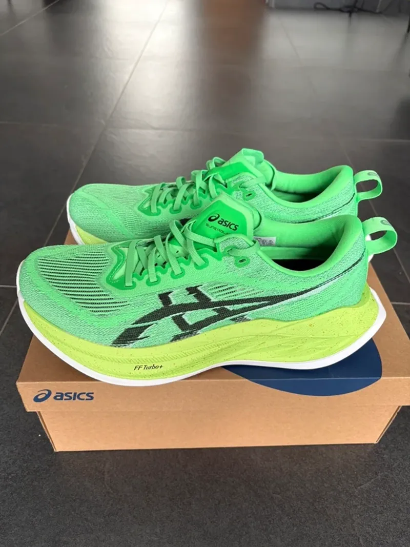 Used Asics Superblast 2 Running Shoes