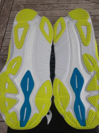 Used Saucony Hurricane 24 bike — image 8 of 8