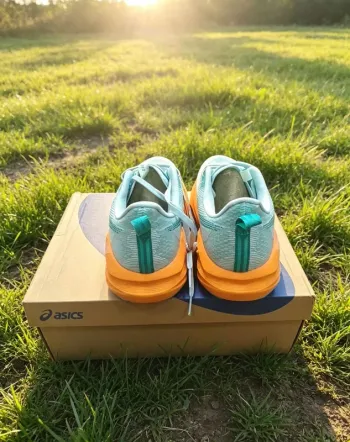 Used Asics Sneakers bike — image 3 of 5