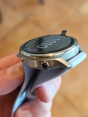 Used Garmin Venu 4 bike — image 3 of 6
