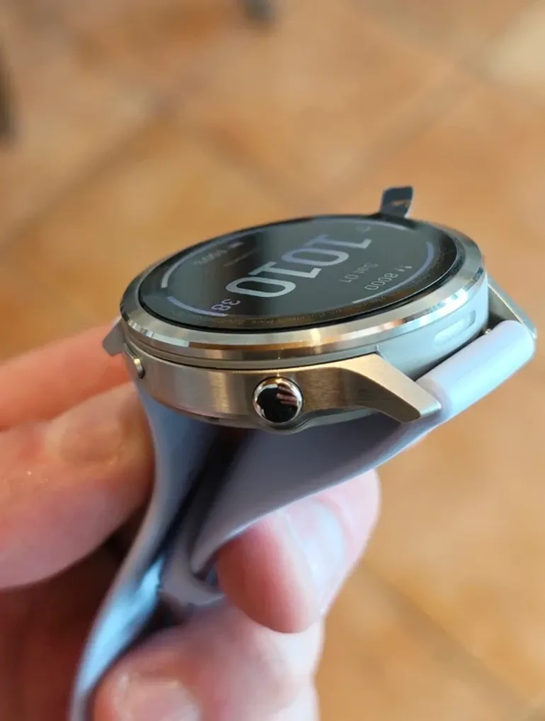 Used Garmin Venu 4 bike — image 3 of 6