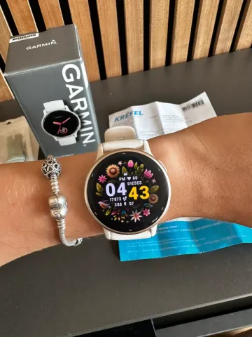 Used Garmin Vivoactive 5 Electronics