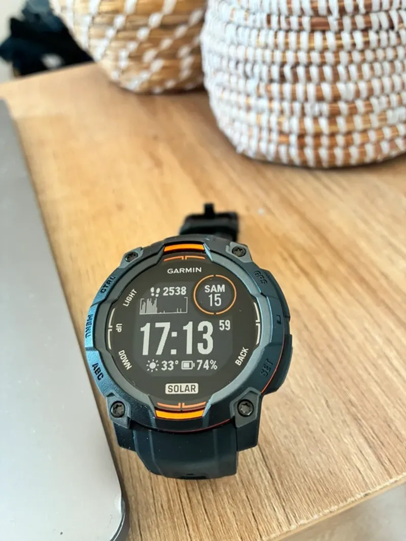 Käytetty Garmin Instinct 3 Solar Electronics