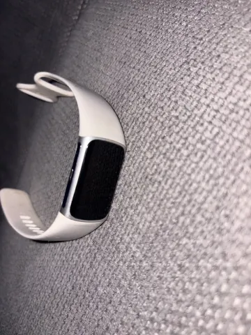 Used Fitbit Charge 6 bike — image 4 of 4