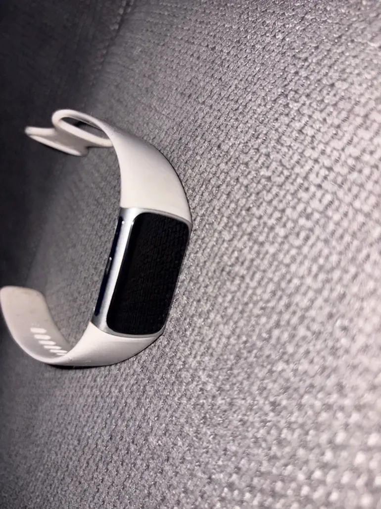 Used Fitbit Charge 6 bike — image 4 of 4