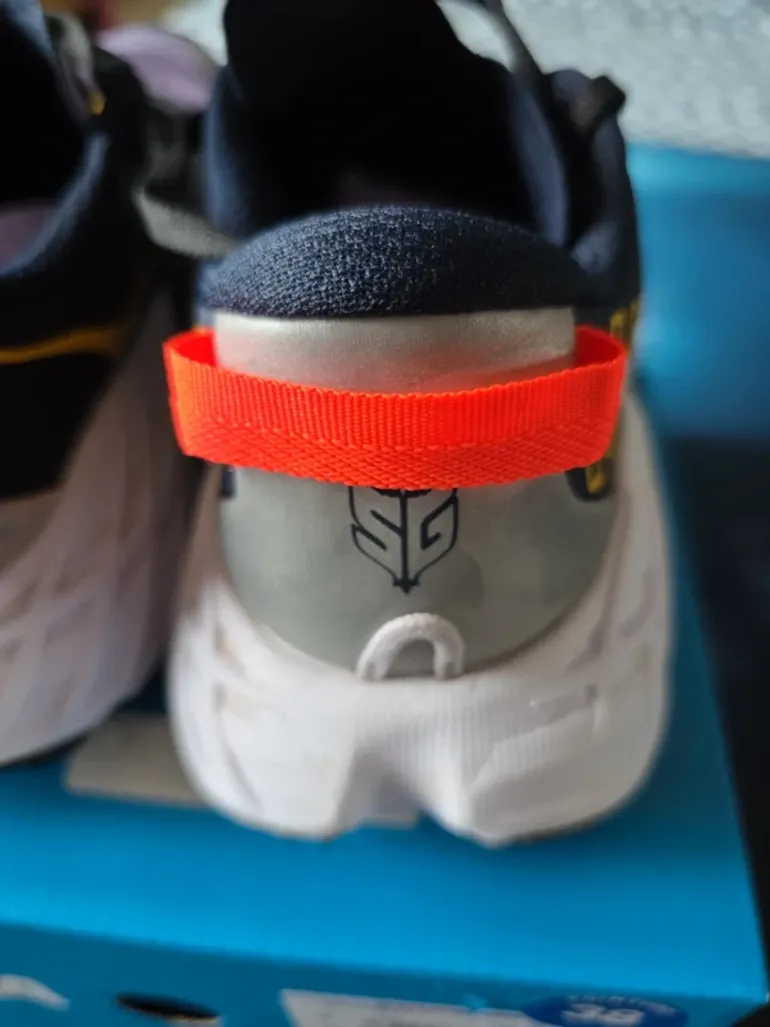 Tweedehands Hoka Speedgoat 7 bike — afbeelding 5 van 6