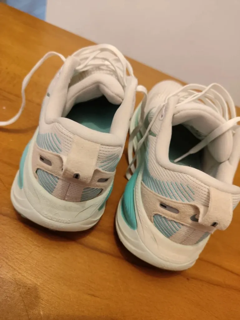 Tweedehands Nike Vomero ZoomX bike — afbeelding 3 van 5