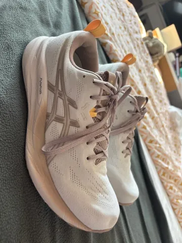 Used Asics Shoes Running Shoes