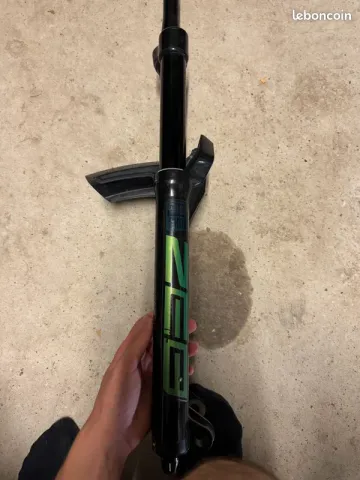 RockShox Zeb Base 2023 bike usato — immagine 5 di 7