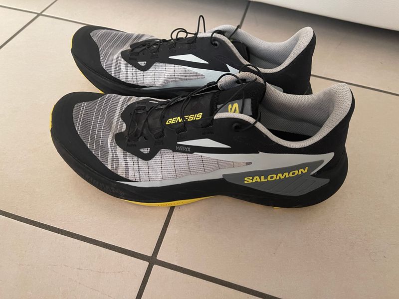 Salomon Genesis 2026 Running Shoes d'occasion