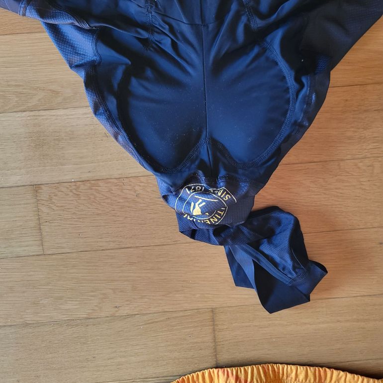 Used Castelli kit Giro E x Continental bike — image 6 of 7
