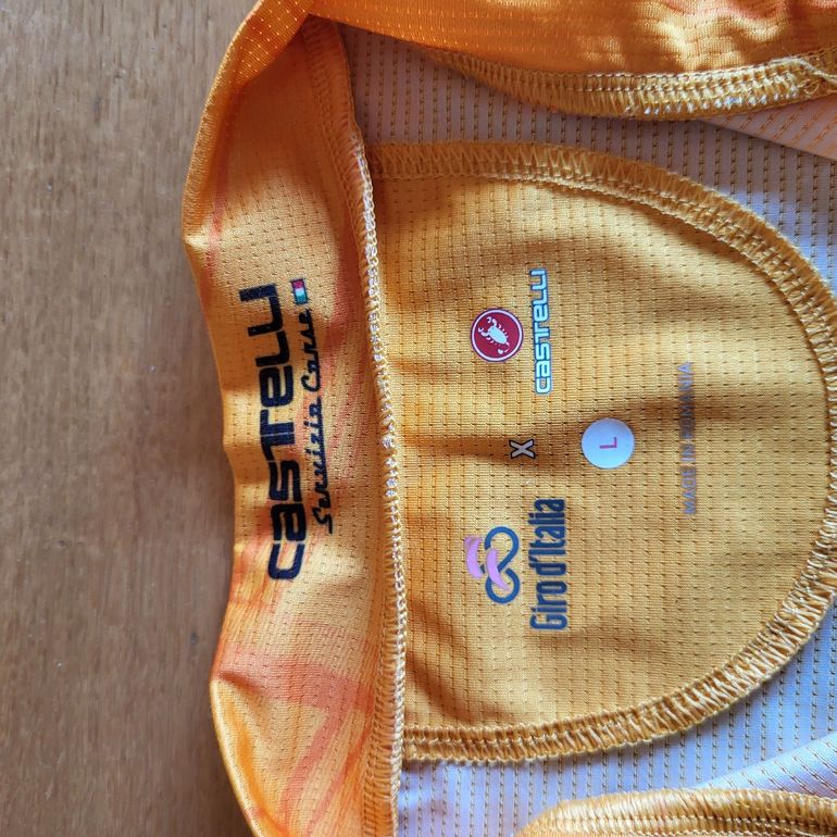 Used Castelli kit Giro E x Continental bike — image 2 of 7