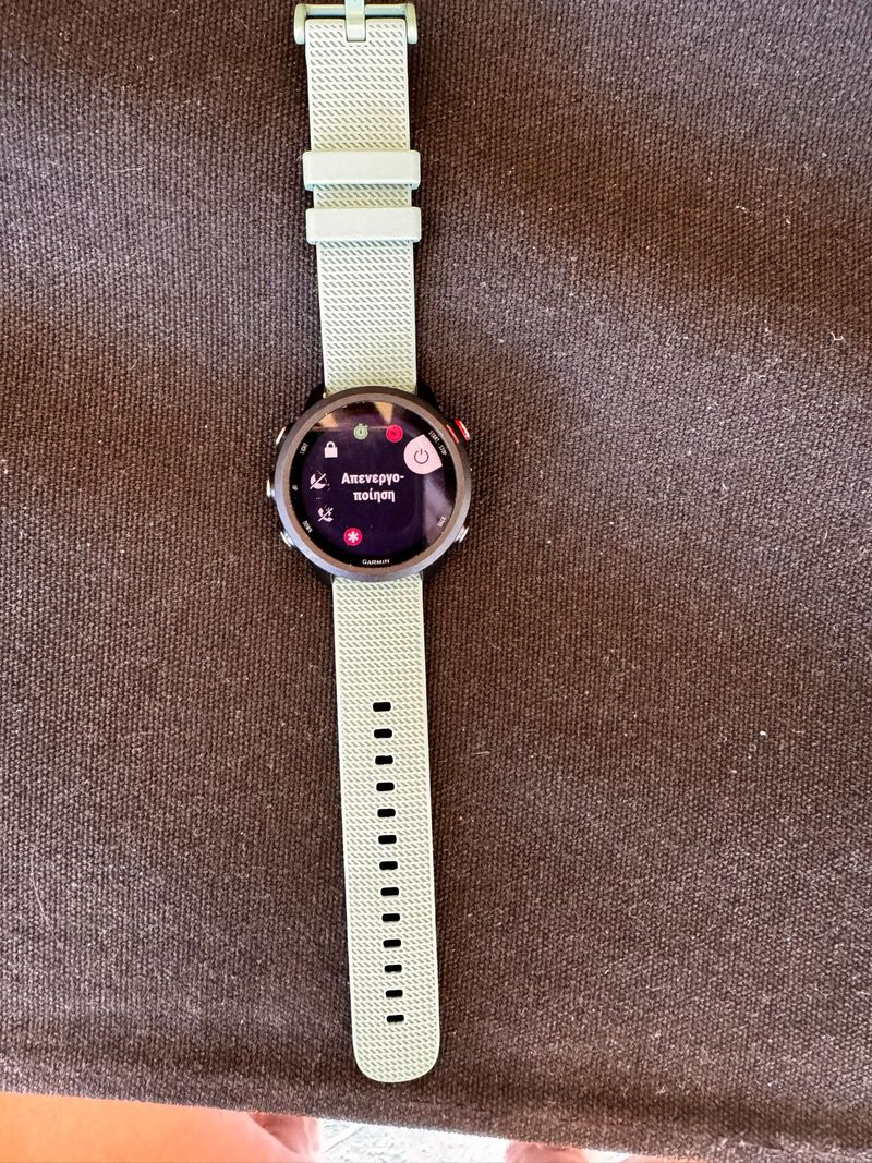 Tweedehands Garmin 245 Music smartwatch for sale in excellent condition with outstanding battery performance. Electronics