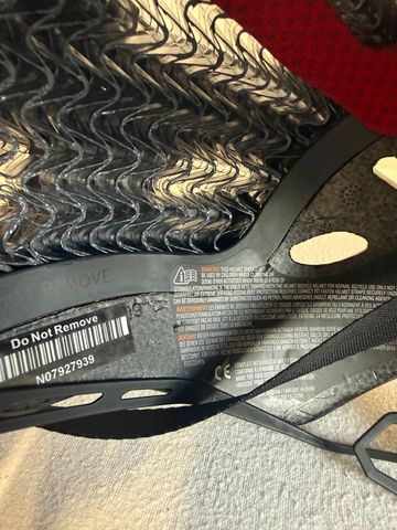 Tweedehands Bontrager Starvos WaveCel Helmet bike — afbeelding 8 van 8