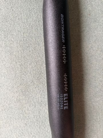 Bontrager Elite IsoZone VR-CF Road Handlebar 2024 Cockpit de segunda mano