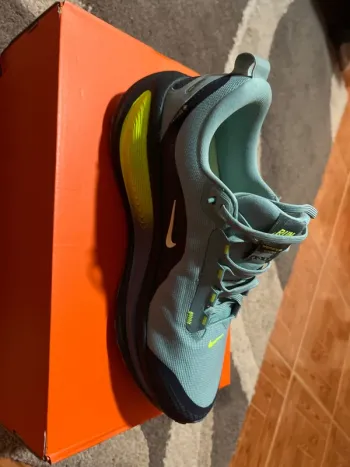 Used Nike ZoomX bike — image 3 of 3