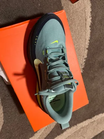 Used Nike ZoomX bike — image 2 of 3