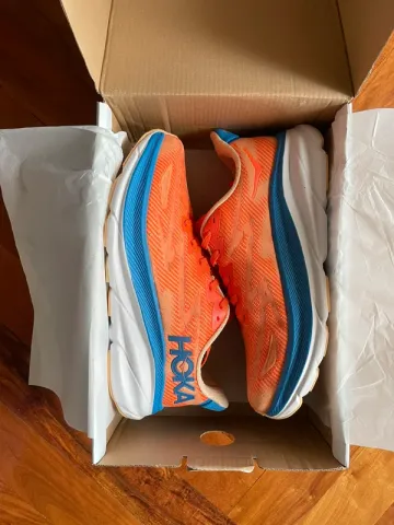 Hoka Clifton 9 bike usato — immagine 1 di 7