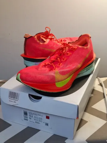 Used Scarpa Vaporfly 4 Running Shoes